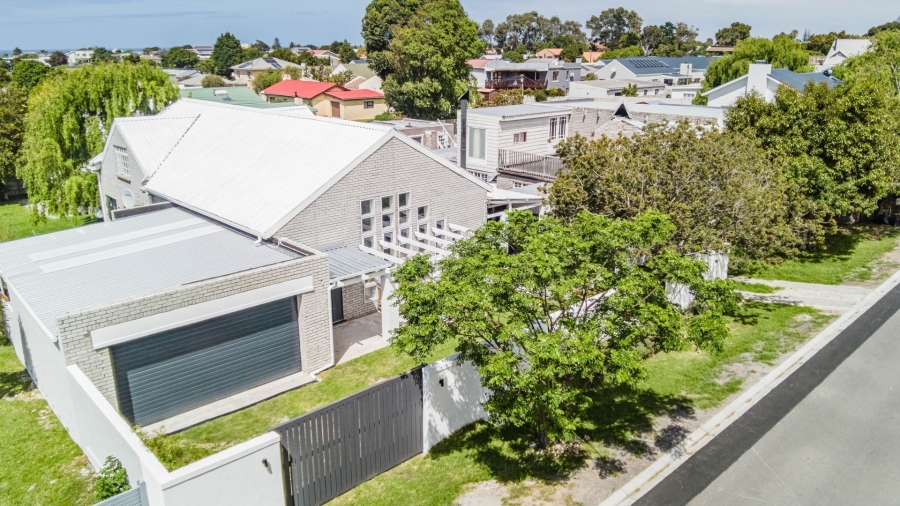 4 Bedroom Property for Sale in Kleinmond Western Cape